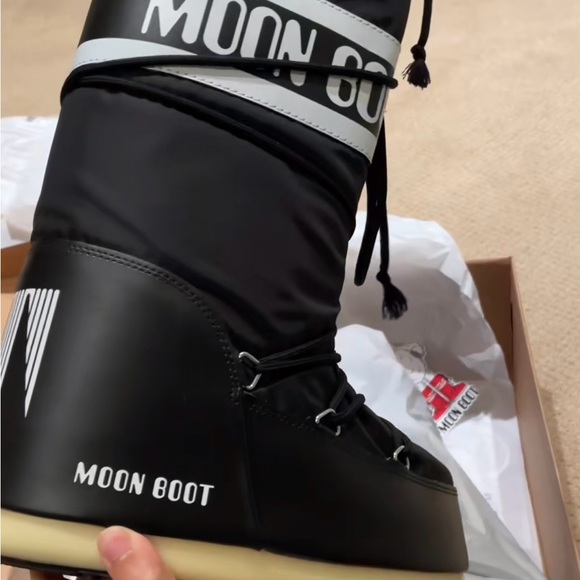 Moon Boot Black Winter Boots - Picture 3 of 5